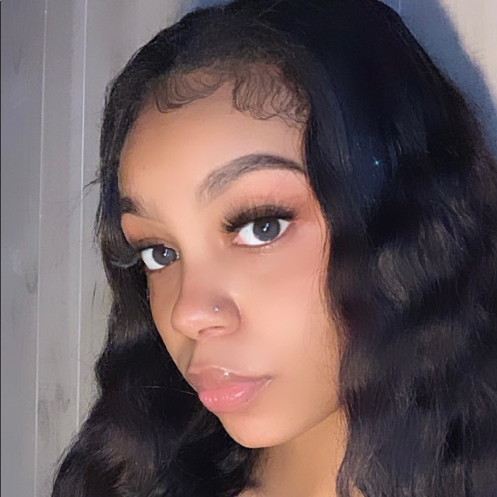 Meet your Posher, Alivia